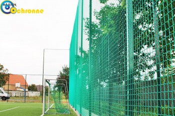 Siatki Słubice - Siatka ochronna - ogrodzenie boiska sportowego - 8x8, 5mm dla terenów Słubic